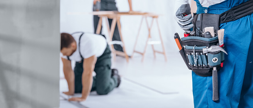 Handwerker bei Haussanierung